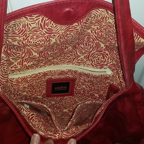 HOBO Red Shoulder Bag - Picture 3 of 6